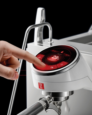 Close up Izensso Raptor coffee machine